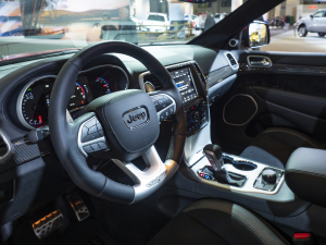 inside a 2020 jeep grand cherokee