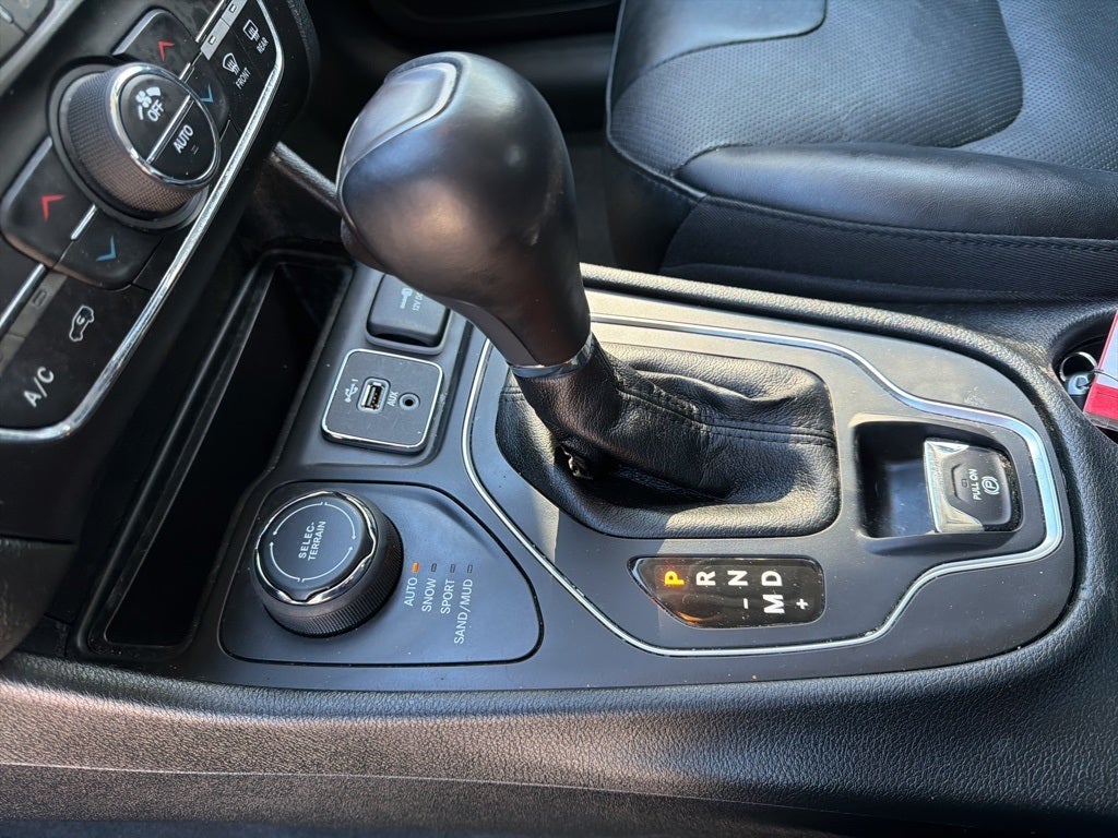 2022 Jeep Cherokee Latitude Lux