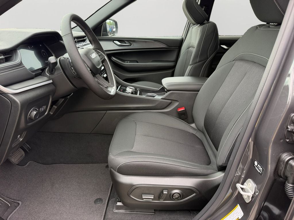 2026 Jeep Grand Cherokee Laredo X