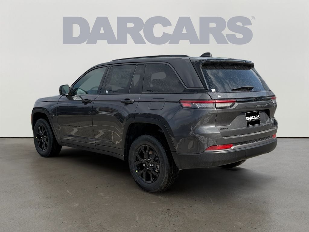 2026 Jeep Grand Cherokee Laredo Altitude