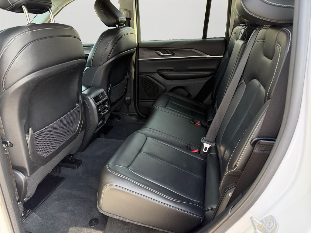 2023 Jeep Grand Cherokee Limited Black Appearance Package