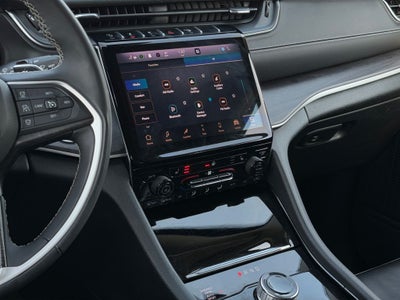 2023 Jeep Grand Cherokee Limited Black Appearance Package