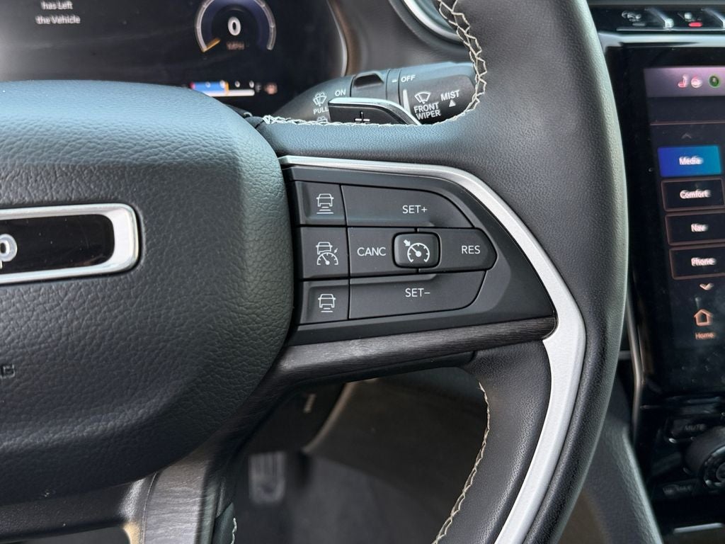 2023 Jeep Grand Cherokee Limited Black Appearance Package