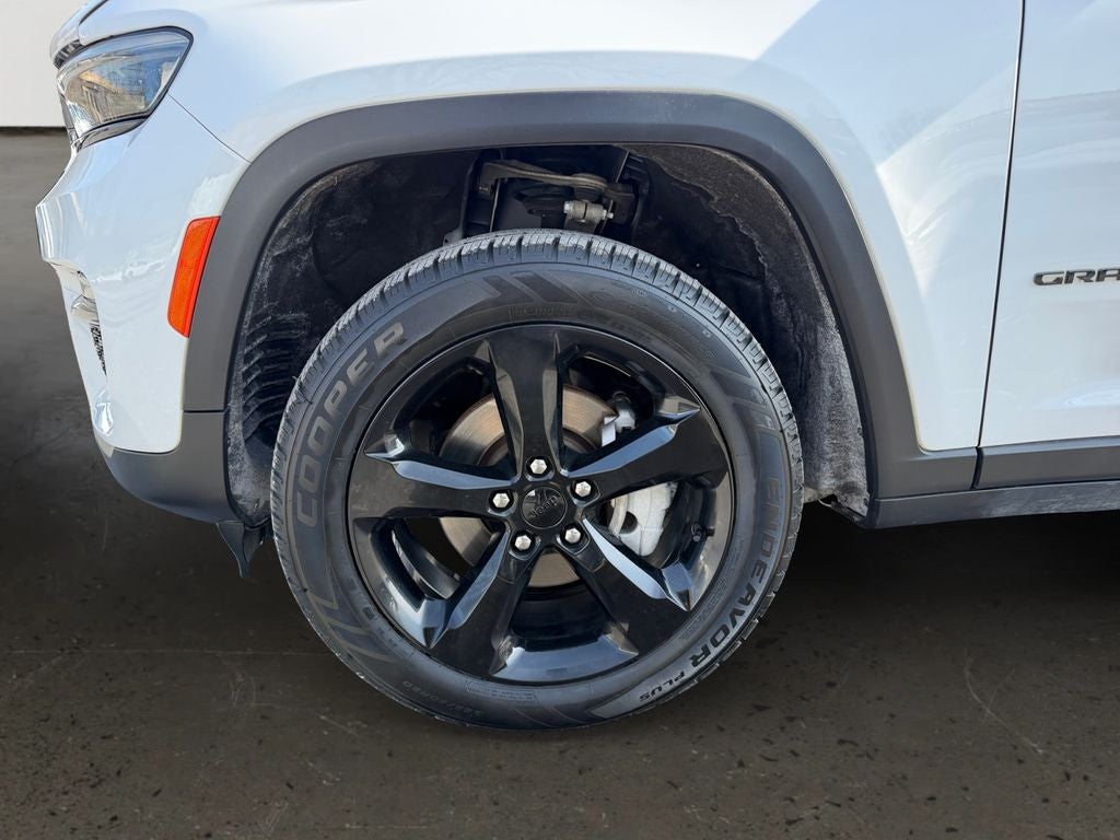 2023 Jeep Grand Cherokee Limited Black Appearance Package