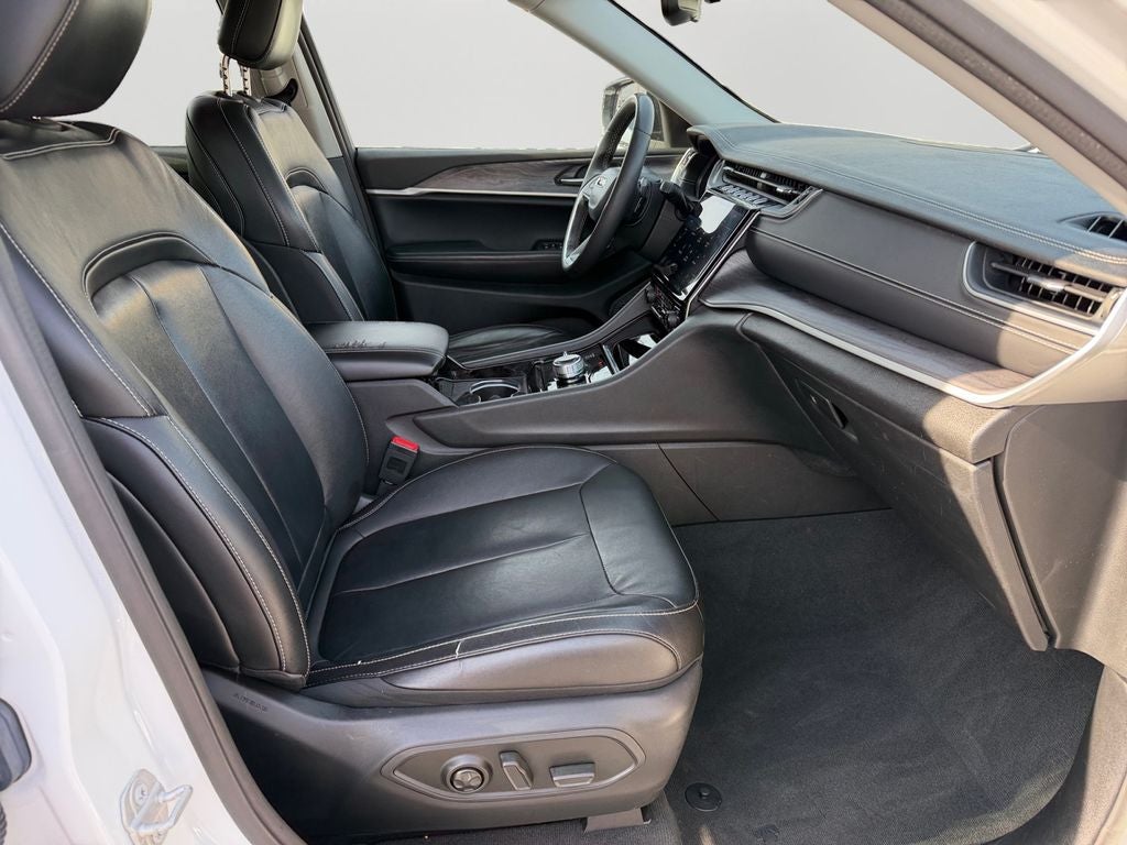 2023 Jeep Grand Cherokee Limited Black Appearance Package