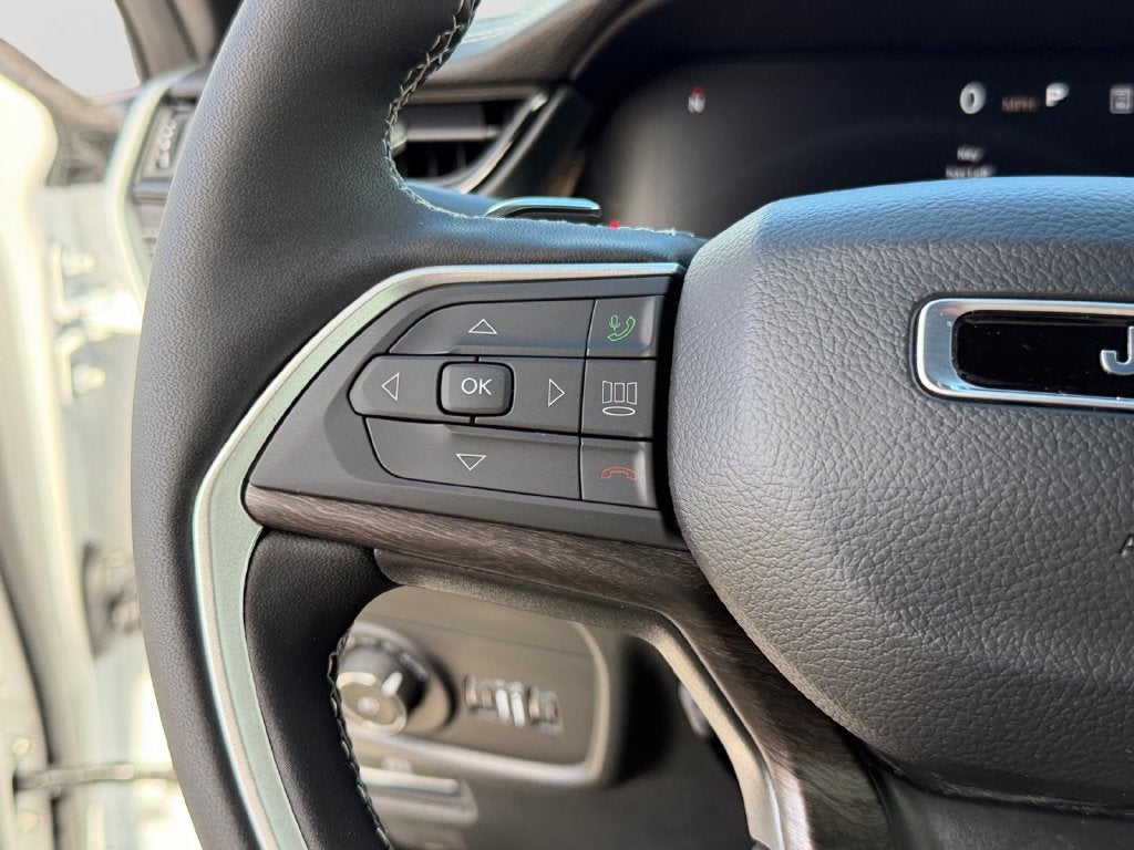 2027 Jeep Grand Cherokee Limited Reserve