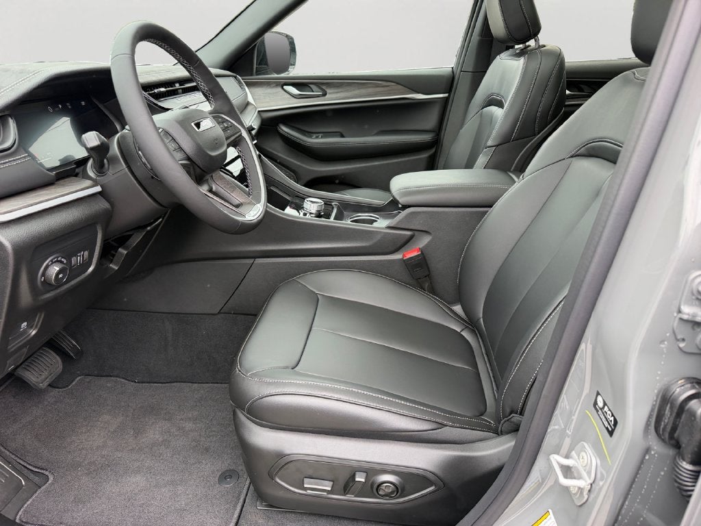 2027 Jeep Grand Cherokee Limited Reserve