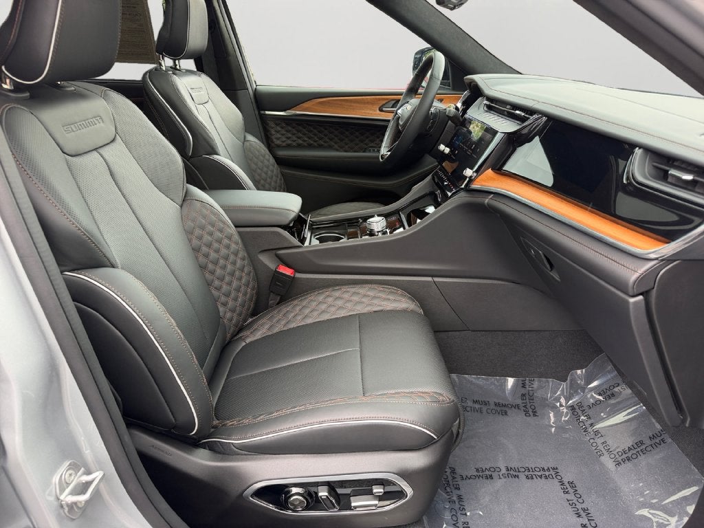 2026 Jeep Grand Cherokee Summit