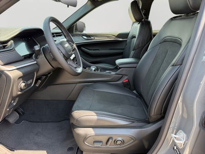 2027 Jeep Grand Cherokee L Laredo Altitude