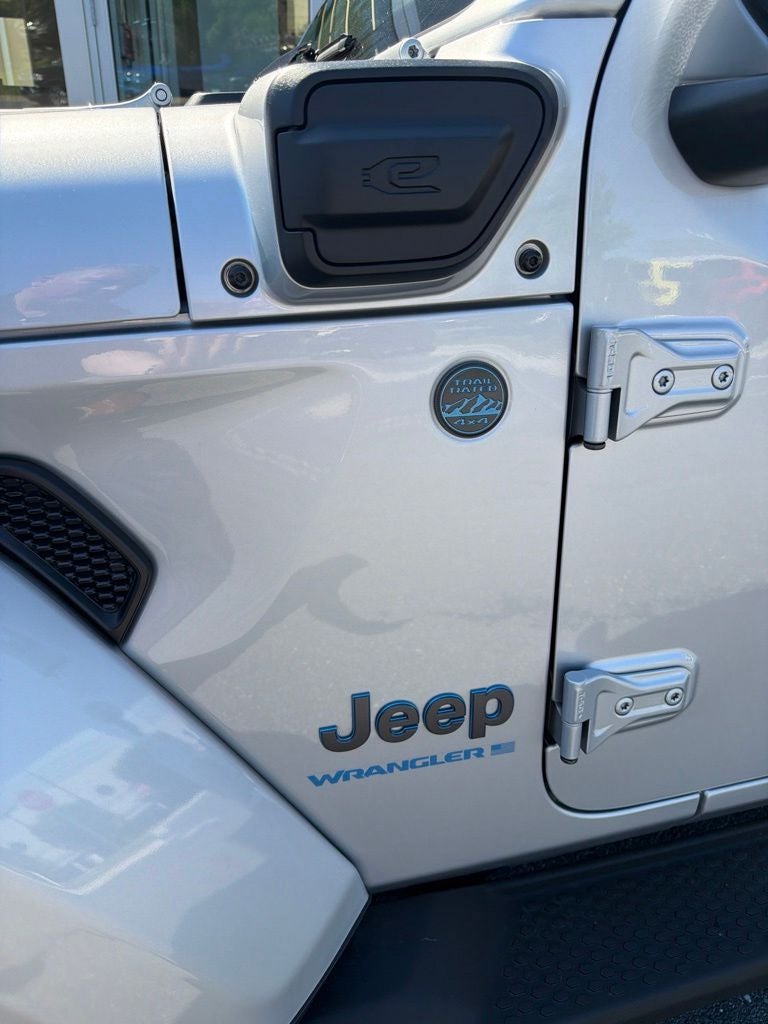 2024 Jeep Wrangler High Altitude 4xe w/Sky One Touch Power Top