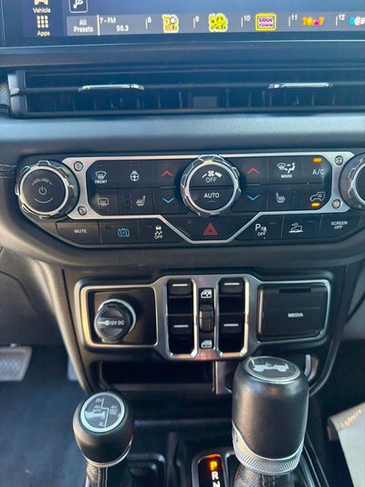 2024 Jeep Wrangler High Altitude 4xe w/Sky One Touch Power Top