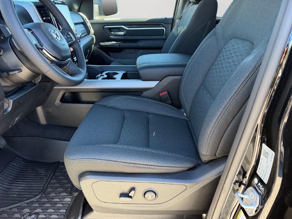 2027 RAM 1500 Big Horn/Lone Star