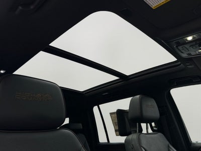 2021 Chevrolet Suburban High Country
