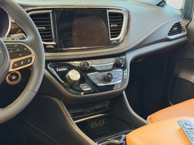 2023 Chrysler Pacifica Hybrid Pinnacle