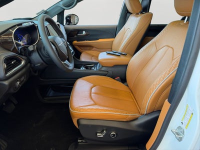 2023 Chrysler Pacifica Hybrid Pinnacle
