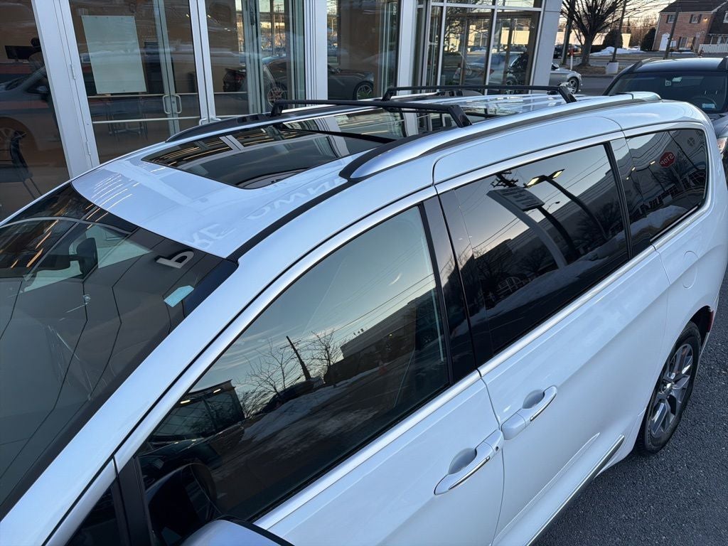 2023 Chrysler Pacifica Hybrid Pinnacle