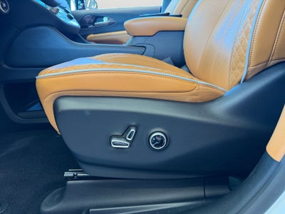 2023 Chrysler Pacifica Hybrid Pinnacle