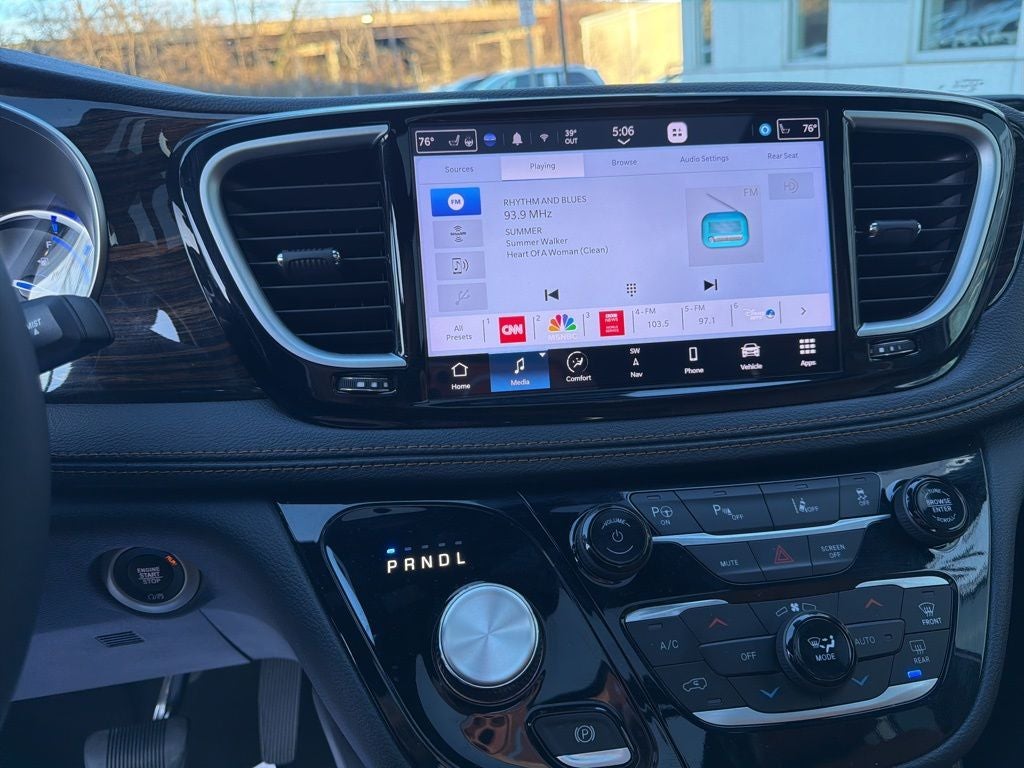 2023 Chrysler Pacifica Hybrid Pinnacle