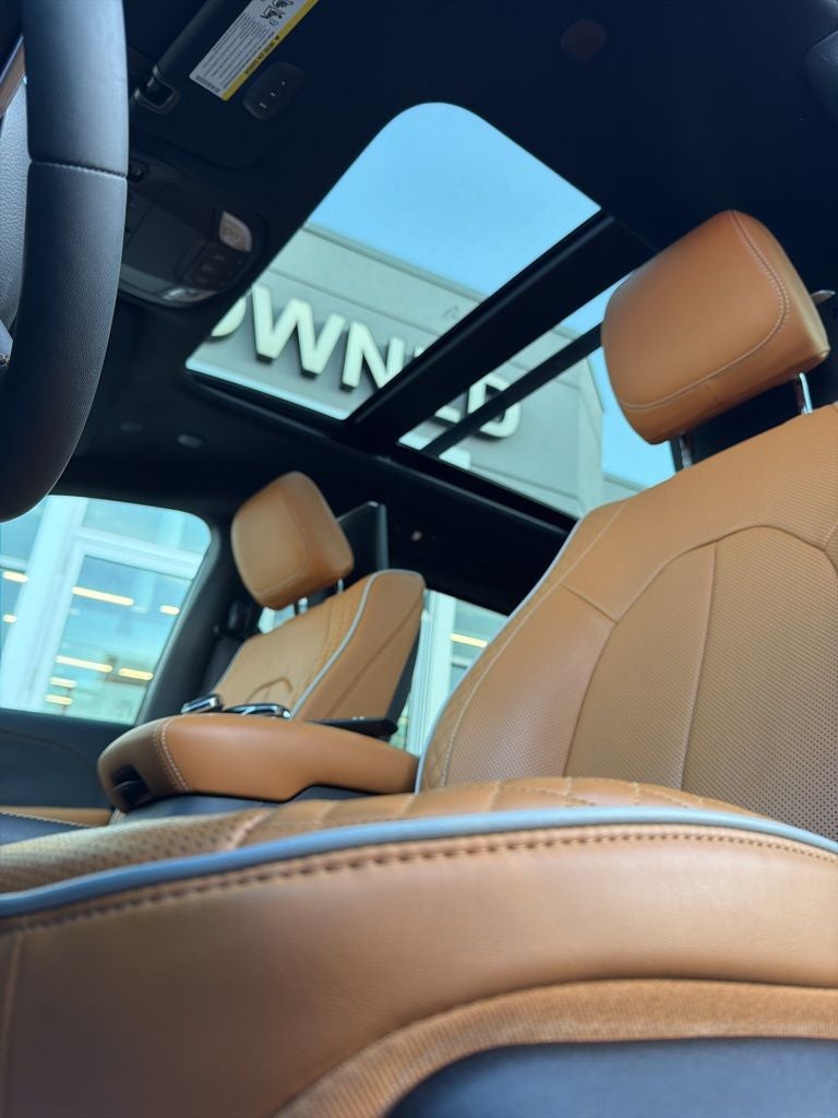 2023 Chrysler Pacifica Hybrid Pinnacle