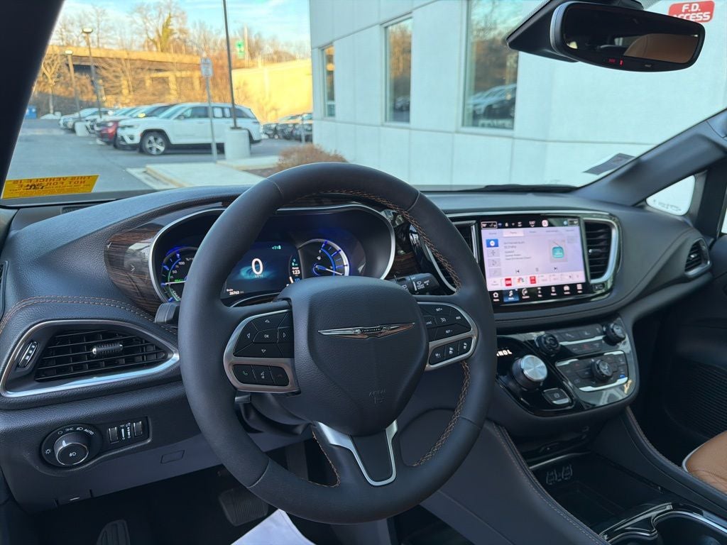 2023 Chrysler Pacifica Hybrid Pinnacle