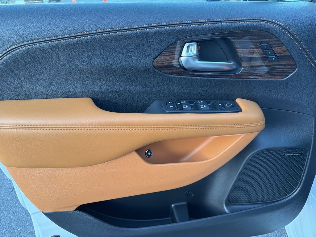 2023 Chrysler Pacifica Hybrid Pinnacle