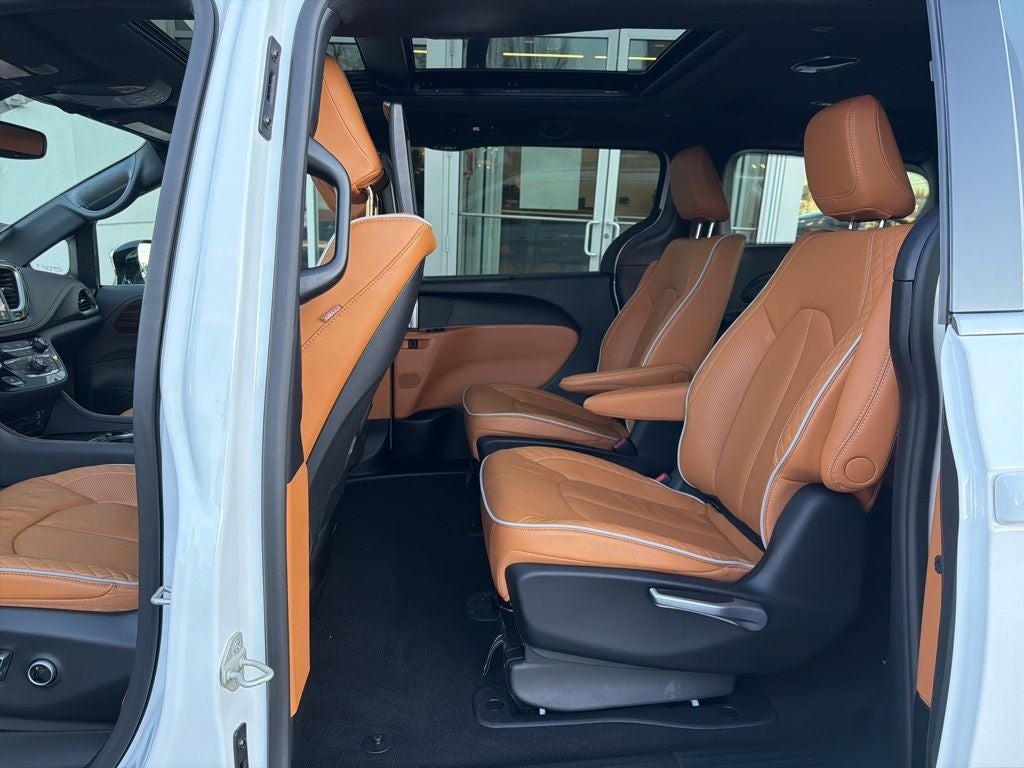 2023 Chrysler Pacifica Hybrid Pinnacle