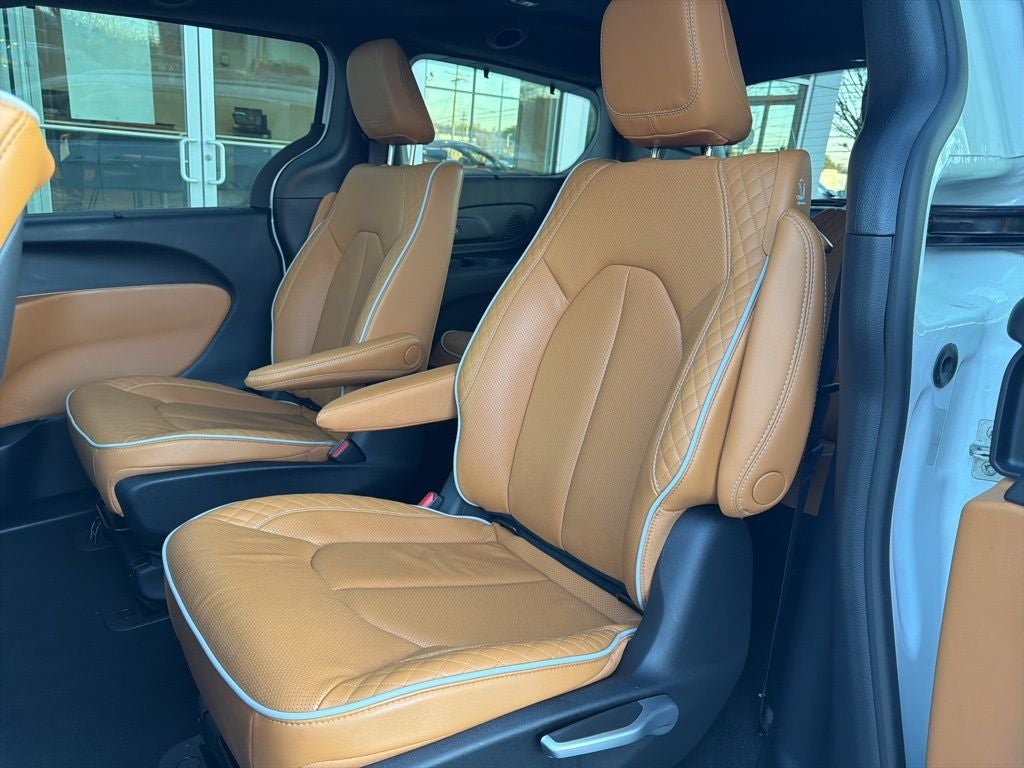 2023 Chrysler Pacifica Hybrid Pinnacle