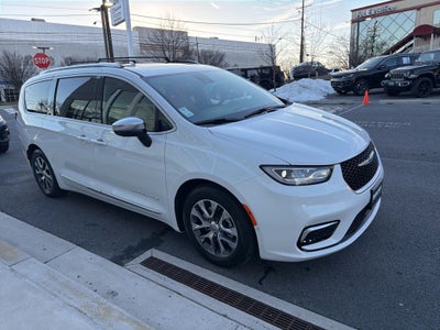 2023 Chrysler Pacifica Hybrid Pinnacle