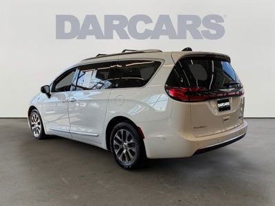 2023 Chrysler Pacifica Hybrid Pinnacle