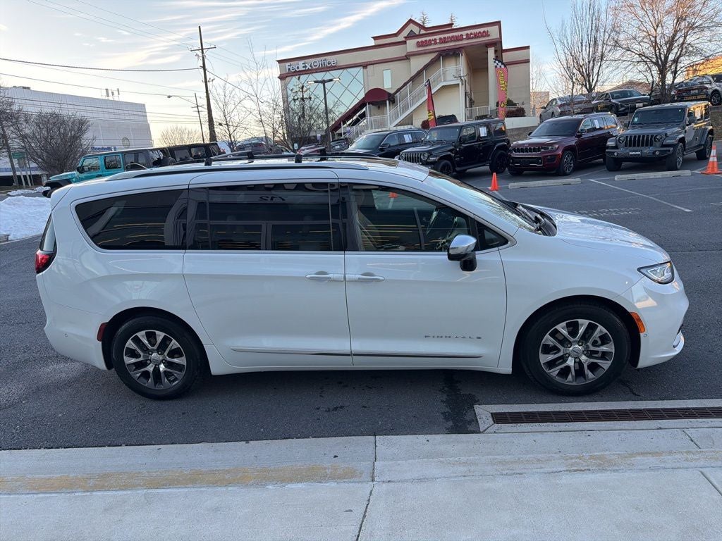 2023 Chrysler Pacifica Hybrid Pinnacle