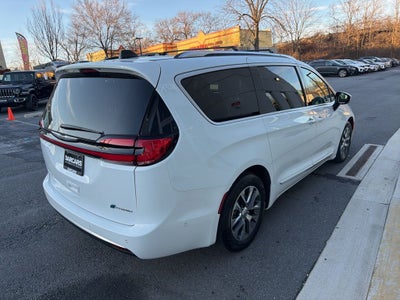 2023 Chrysler Pacifica Hybrid Pinnacle