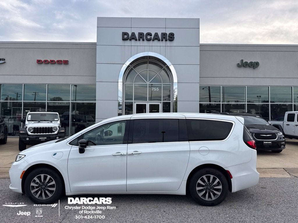 2024 Chrysler Pacifica PHEV