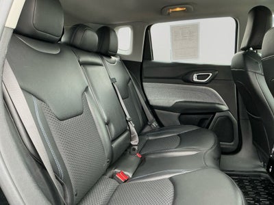 2022 Jeep Compass Latitude w/Convenience Group