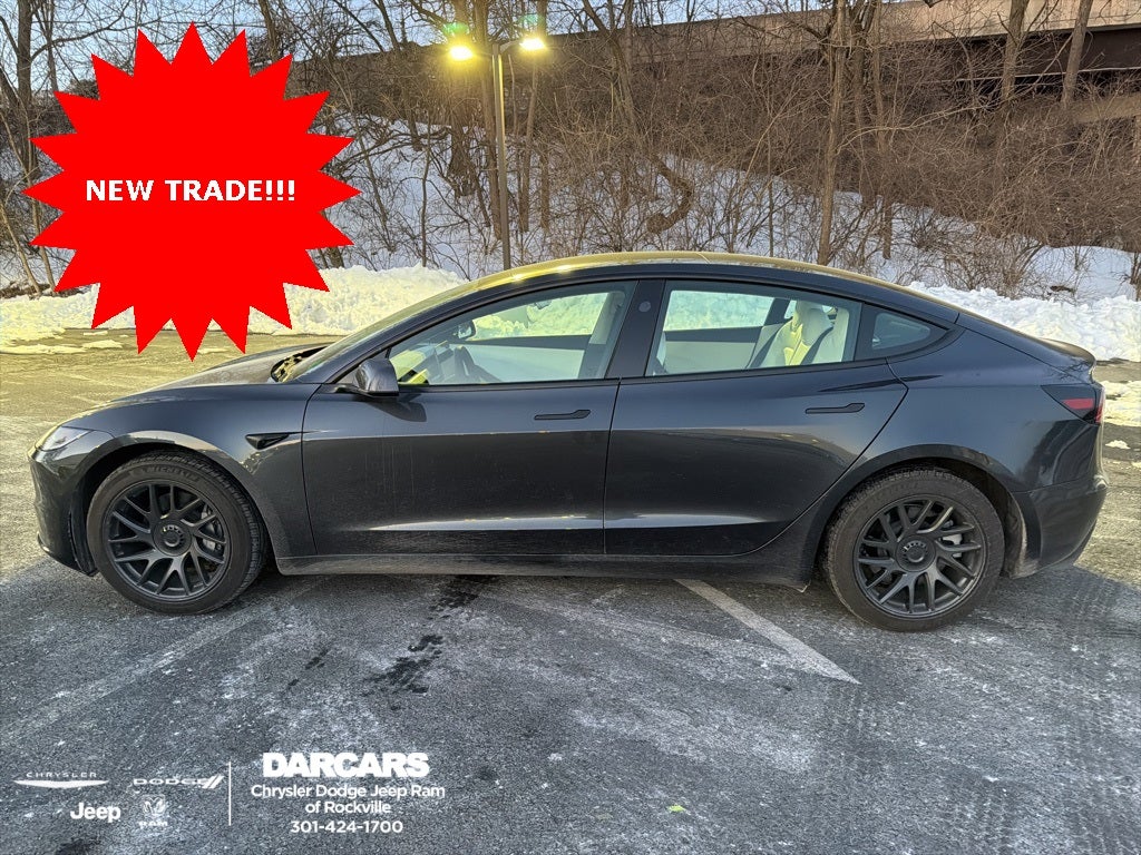 2025 Tesla Model 3 Long Range w/White Interior