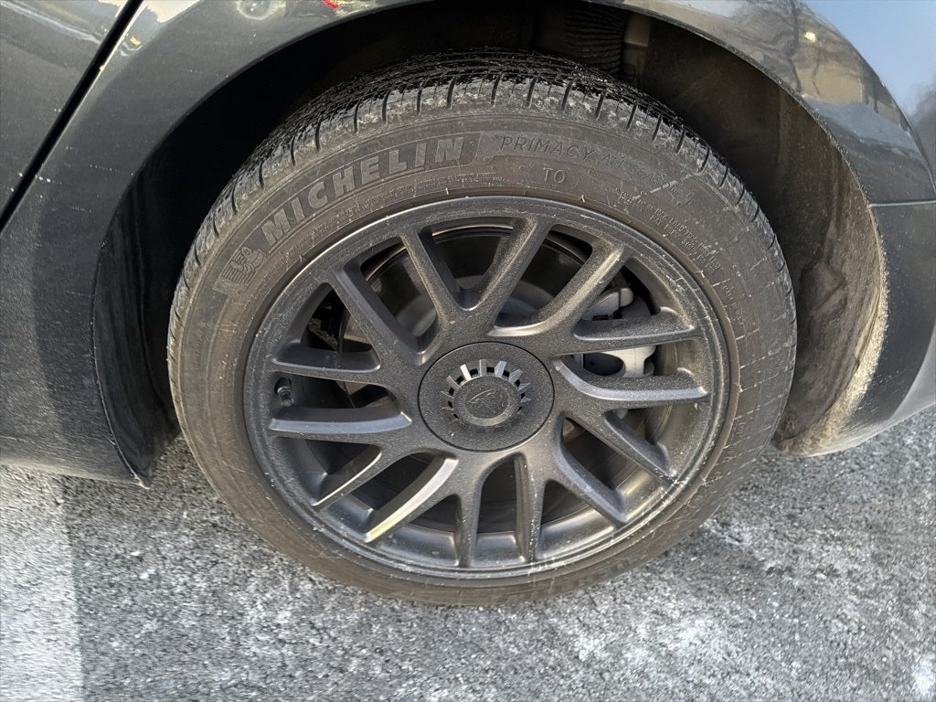 2025 Tesla Model 3 Long Range w/White Interior