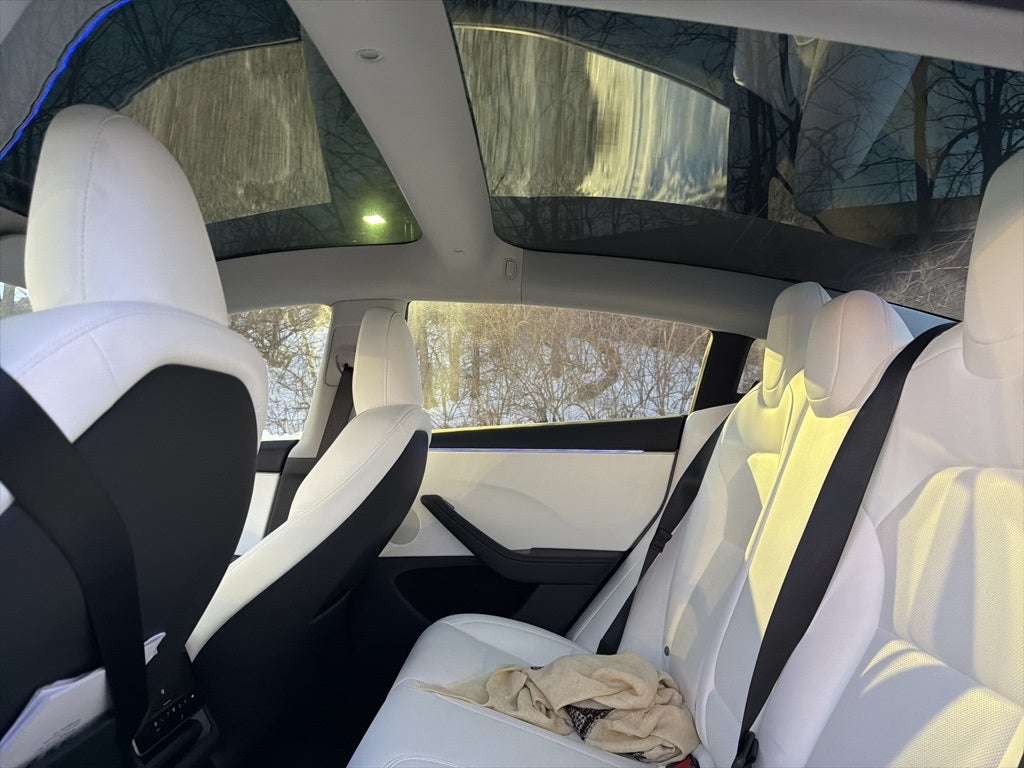 2025 Tesla Model 3 Long Range w/White Interior