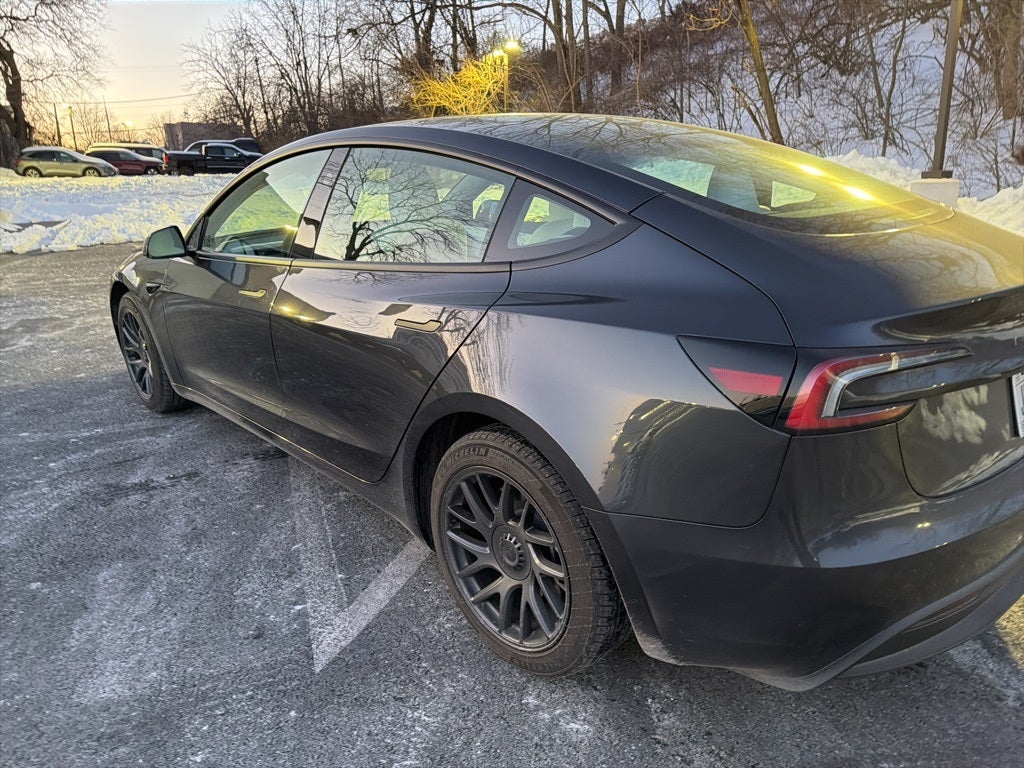 2025 Tesla Model 3 Long Range w/White Interior