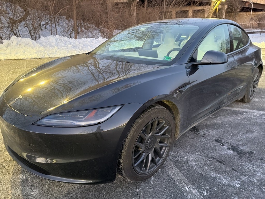 2025 Tesla Model 3 Long Range w/White Interior