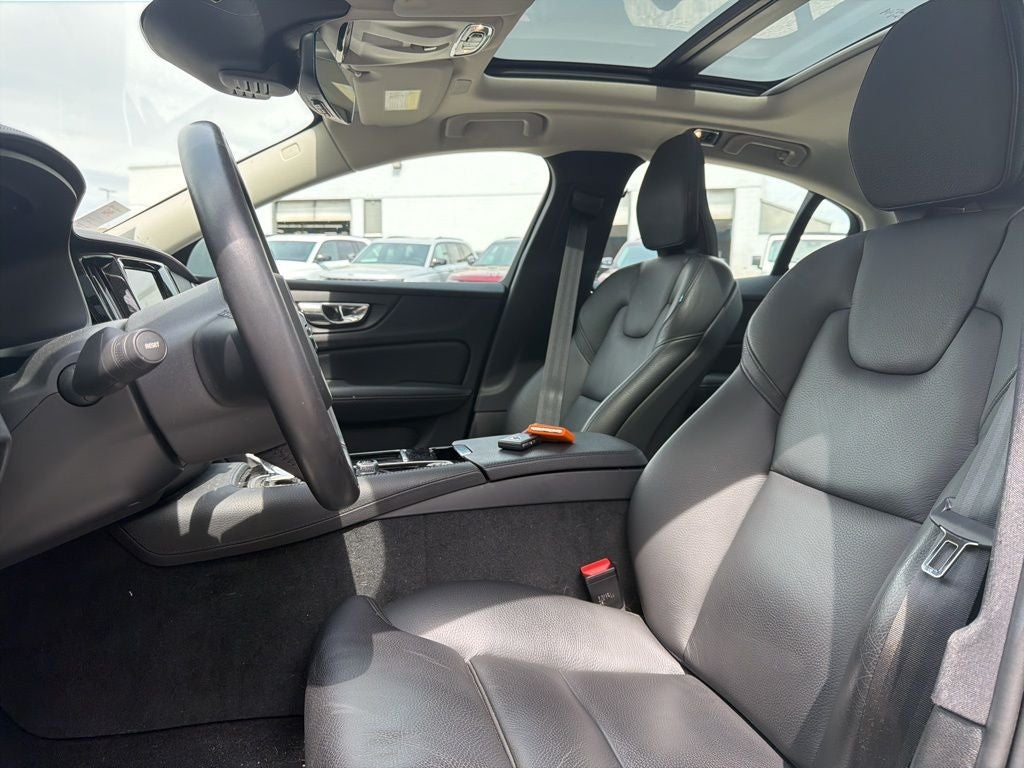 2022 Volvo S60 Recharge Plug-In Hybrid T8 Inscription