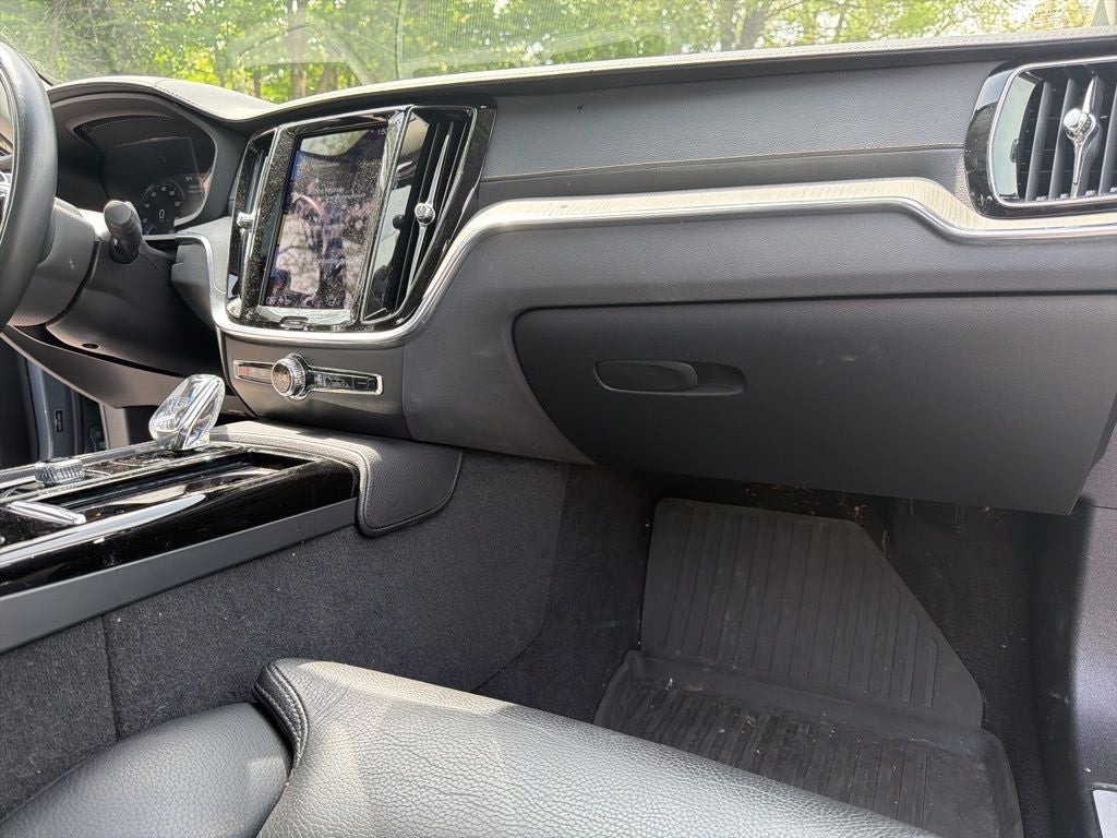 2022 Volvo S60 Recharge Plug-In Hybrid T8 Inscription