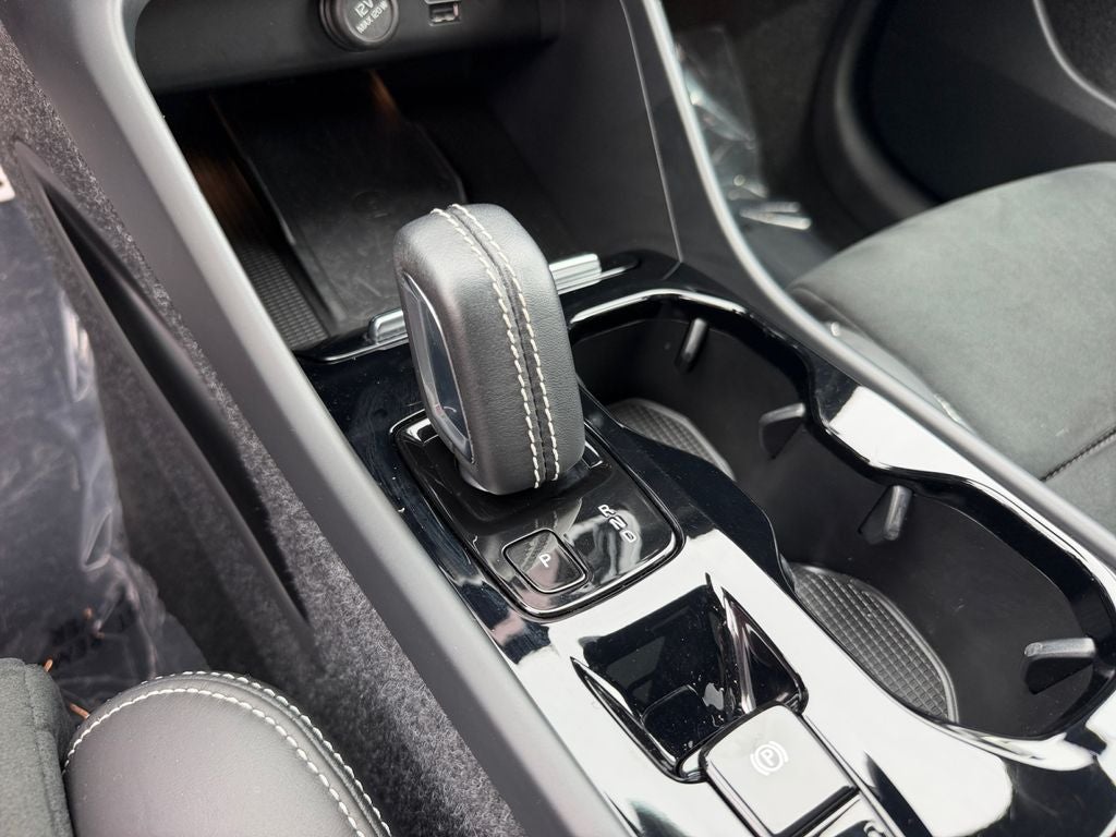 2022 Volvo XC40 R-Design