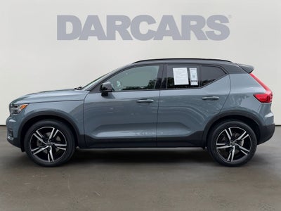 2022 Volvo XC40 R-Design