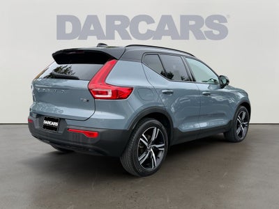 2022 Volvo XC40 R-Design