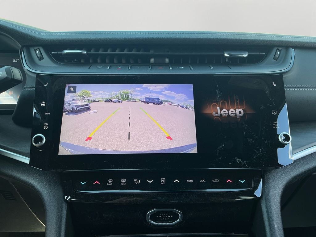 2026 Jeep Grand Cherokee Laredo