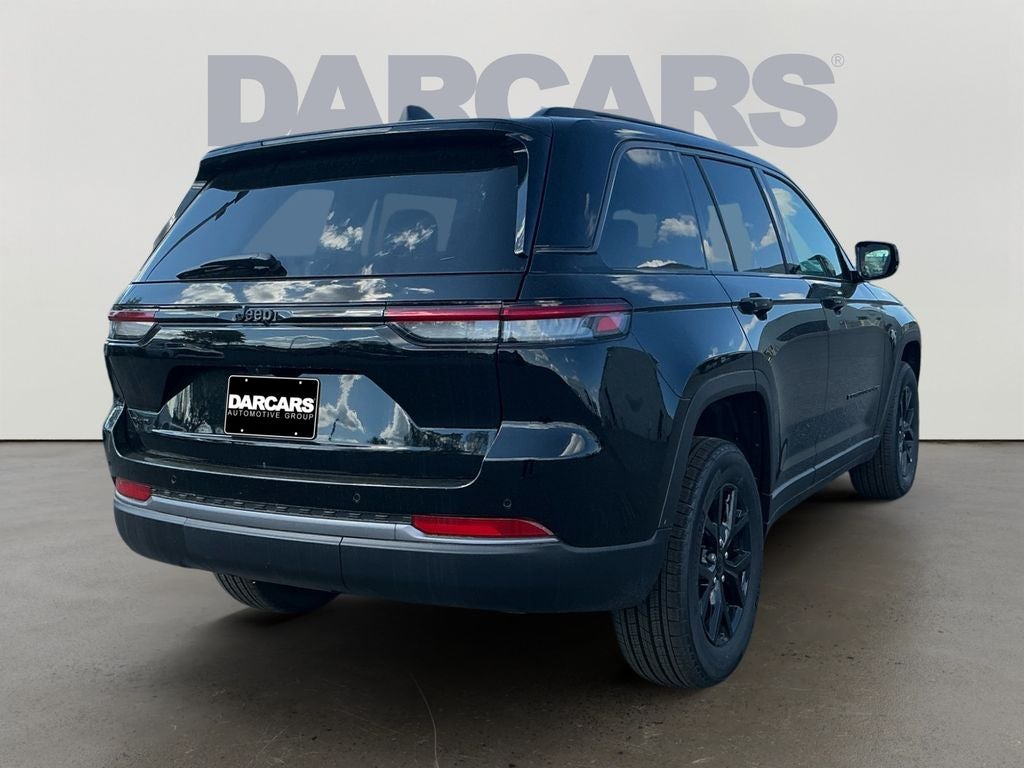 2026 Jeep Grand Cherokee Laredo
