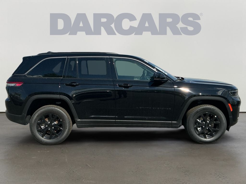 2026 Jeep Grand Cherokee Laredo