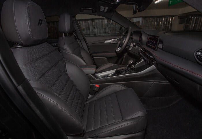 2023 Dodge Hornet Interior Overview: Dimensions & Features