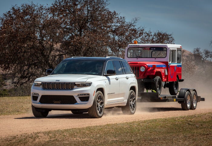 Jeep Cherokee Towing Capacity: Review & Tow Package